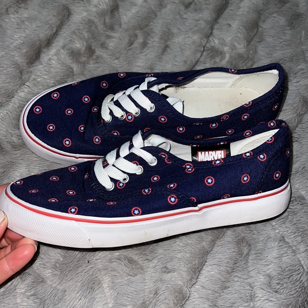 Marvel Captain America shoes size 7.5